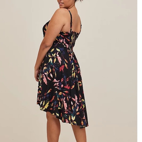 TORRID NWT SMOCKED HI-LOW MINI DRESS - CHALLIS LEAVES BLACK - Picture 4 of 7